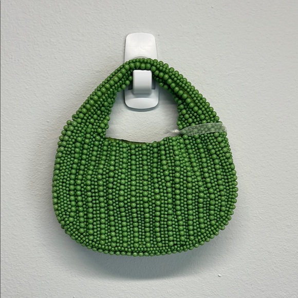 💚 Hello Summer!! Chic Green Beaded Bag! 👜✨ - Picture 1 of 7